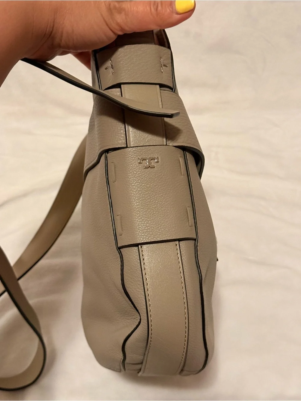 Tory Burch Gemini Link Belted Hobo Crossbody in French Gray